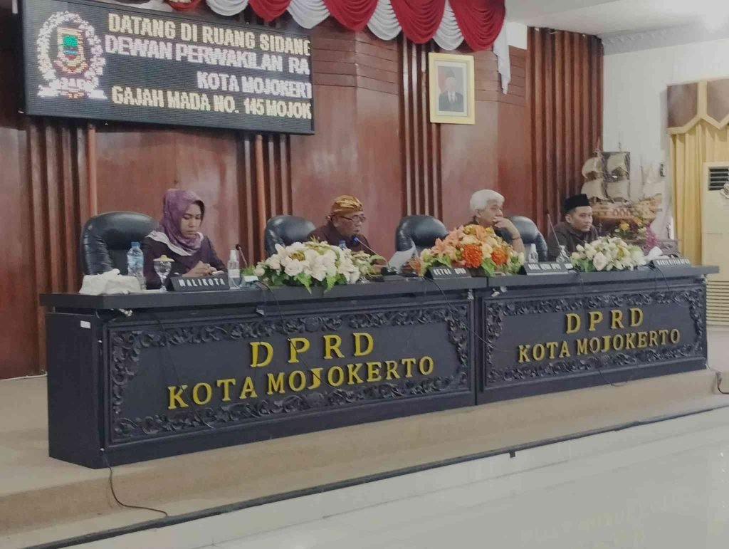 DPRD Umumkan Usulan Pemberhentian Ning Ita Sebagai Walikota Mojokerto