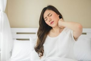 Simak, Empat Cara Mengatasi Sakit Leher Saat Bangun Tidur