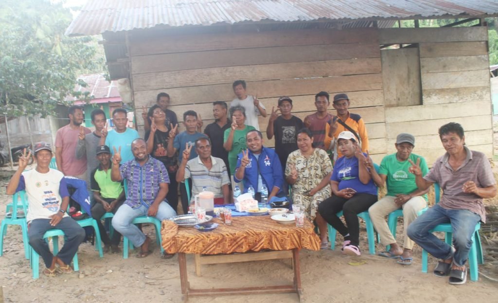 Calon DPR RI Rusdi Yusuf Bersama Calon DPRD Taliabu Stephanus Ohoiledjaan Gelar Sosialisasi Politik Terhadap Para Tokoh-Tokoh Masyarakat