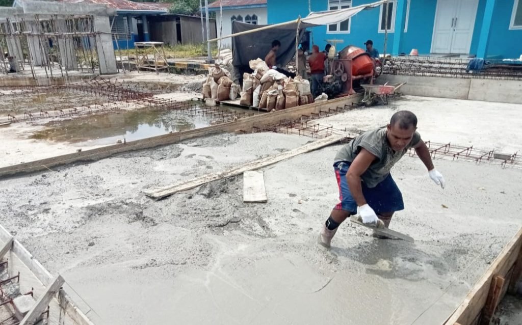 Sempat Dinilai Terkendala, Akhirnya Pekerjaan Rehabilitas Jalan dan Area Parkir Pelabuhan Feri Kayoa Kembali Dilanjutkan Dan Telah Capai 50%
