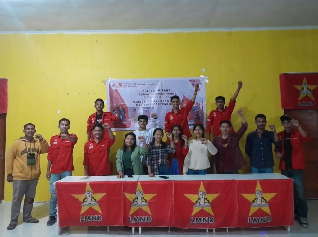 Refleksi 95 Tahun Sumpah Pemuda EK-LMND HALUT Melakukan Dialog Internal