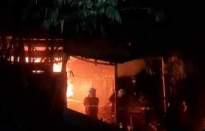 Rumah Produksi Krupuk di Dlanggu Mojokerto Ludes Terbakar