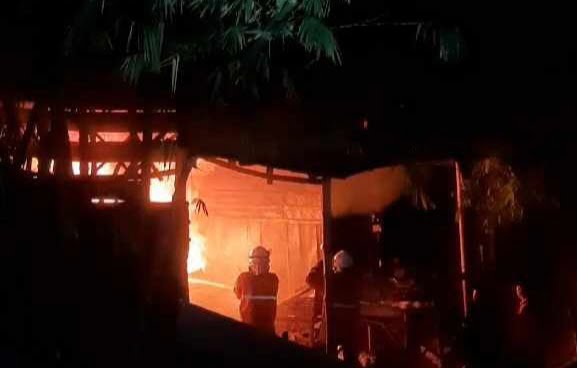 Rumah produksi krupuk, Kebakaran