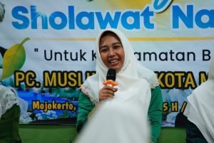 Semarakkan Hari Santri, Ning Ita Lantunkan Sholawat Bersama Warga Nahdliyyin
