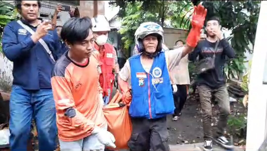 Anak aniaya ayah kandung, Kota Mojokerto