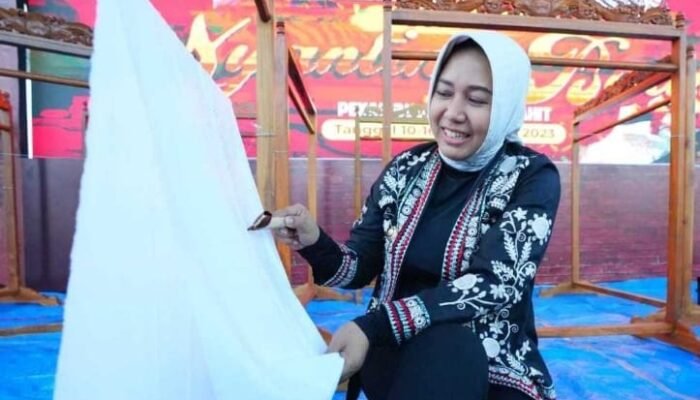 Lomba Nyanting Batik : Upaya Pemkot Mojokerto Lestarikan Nilai Majapahit Melalui Media Batik
