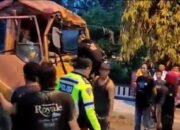 Truk Tabrak Fuso Mogok di Lamongan, Sopir Tergencet Kabin