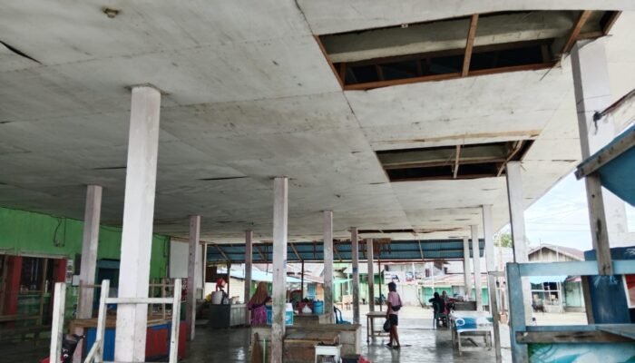 Pasar Guruapin Kayoa Tak Terurus, Pedagang : Uang Retribusi Selama 10 Tahun Kemana ?