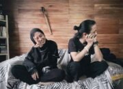 Review Lagu Viral 2023 Runtuh – Feby Putri Feat Fiersa Bersari