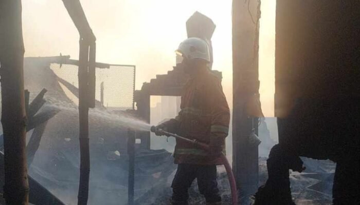 Kebakaran Kandang Bebek di Mojokerto, Dua Unit Mobil PMK Diterjunkan