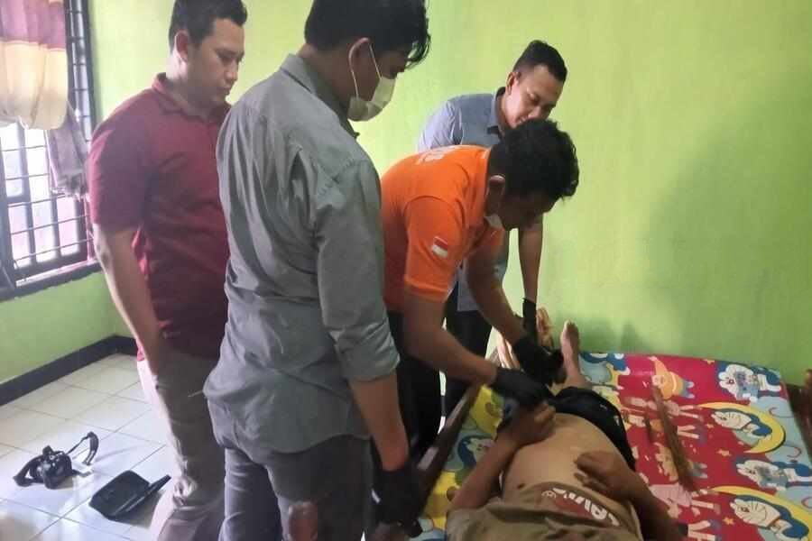 Lecehkan anak dibawah umur, Gantung diri