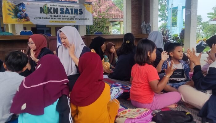 Turut Cerdaskan Anak Bangsa Mahasiswa KKN SAINS 2023 Unimas Gelar Les Gratis