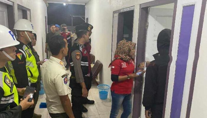 Gerebek Penginapan di Blitar, Petugas Amankan 7 Pasangan Mesum