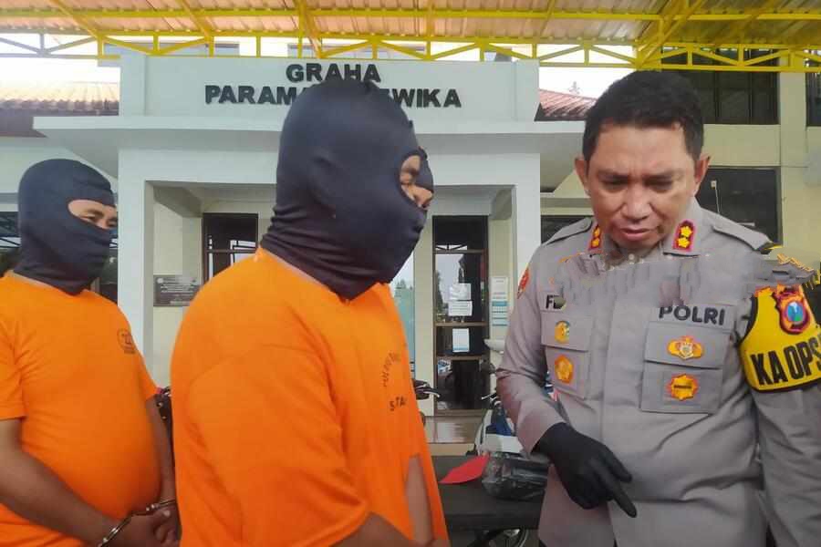 Ketagihan judi slot, Curi motor