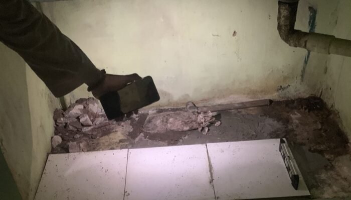 Heboh! Bungkusan Putih Diduga Berisi Kerangka Bayi Ditemukan di Rumah Kosong Surabaya 