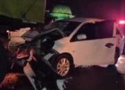 Tabrak Truk Gandeng di Mojokerto, Pengemudi Honda Mobilio Tewas Seketika