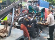 Grand Max Hantam Truk Parkir di Kota Malang, 1 Orang Tewas