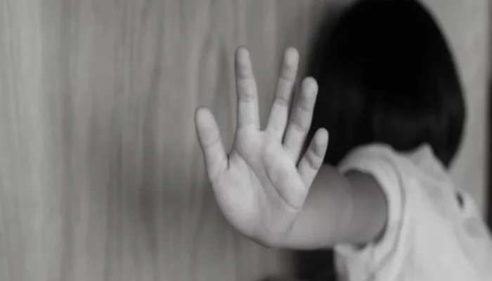 Bejat! Kuli Bangunan di Surabaya Cabuli Balita Pakai Kaki Boneka dan Sumpit