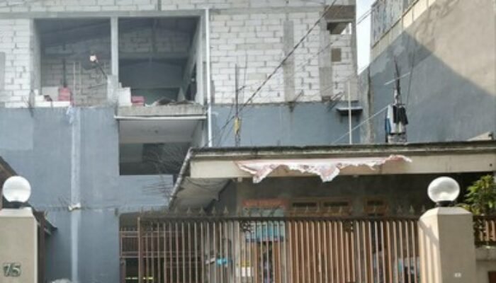 Jatuh Dari Lantai 3 Kamar Kos, Mahasiswi Unesa Meregang Nyawa