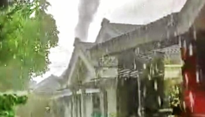Puluhan Rumah di Bondowoso Rusak Akibat Diterjang Angin Puting Beliung