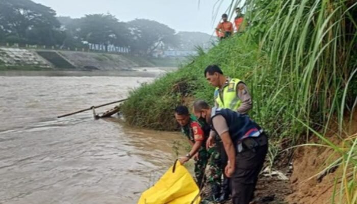 Niat Mancing Ikan, Warga Madiun Temukan Mayat Bayi Perempuan di Pinggir Sungai
