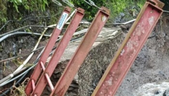 Diterjang Banjir Bandang, Jalur Wisata Air Terjun Madakaripura Terputus