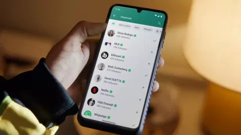 Download status Whatsapp, Teknologi