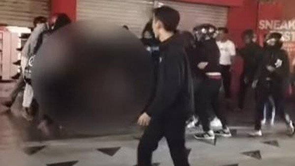 Ratusan pesilat, Aksi pengeroyokan