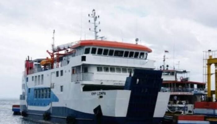 KMP Fery Lompa Terjadi Mogok Mesin di Pelabuhan Makian Selama Berjam-jam