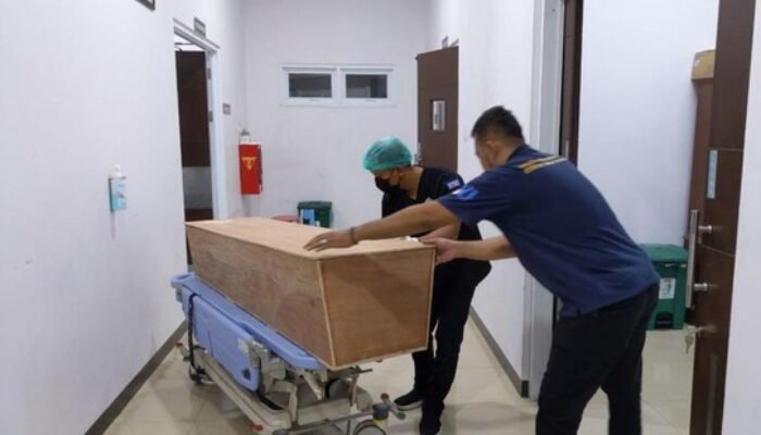 Curiga Ada Kejanggalan, Jasad Bocah Tewas Dalam Kamar di Tulungagung Diautopsi