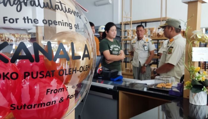 Monitoring Trantibum, Satpol PP Kota Mojokerto Temukan Reklame Tak Berijin