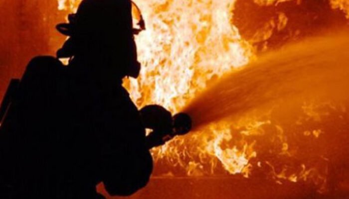 Dapur Rumah Warga Mojokerto Terbakar, 1 Unit Mobil PMK Diterjunkan