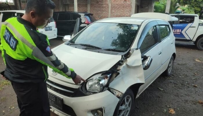 Tersambar Mobil Dari Belakang, Pejalan Kaki di Tulungagung Tewas