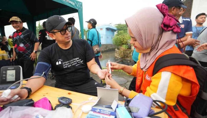 Mas Pj Ajak TP PKK Bersihkan Lingkungan Sambil Sosialisi Kenaikan NJOP