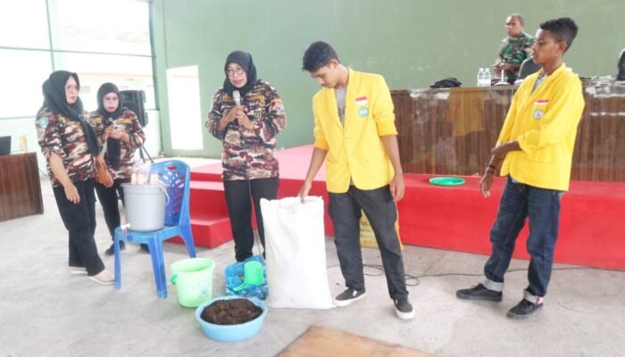 Korem 152/Baabullah Kerja Sama Dengan Unkhair Ternate dan FKPPI Malut Untuk Berikan Pelatihan Prajurit Pembuatan Pupuk Organik