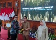 Serahkan 135 SK Kenaikan Pangkat dan Pensiun ASN, Pj Walikota Mojokerto Beri Pesan Ini