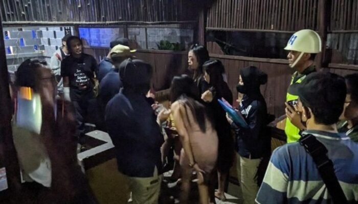 Nekat Buka Selama Ramadhan, Tempat Karaoke di Tulungagung Dirazia Petugas