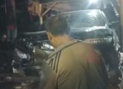 Akibat Rem Blong, Mobil Civic Turbo Hantam Warung Nasi dan 2 Motor di Mojokerto