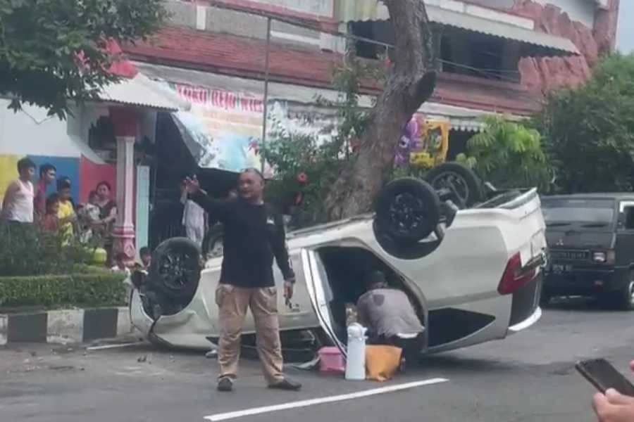 Toyota Calya, Tabrak pohon