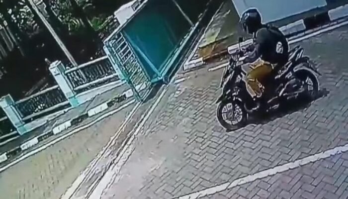Motor Honorer DPRD Pasuruan Raib Digasak Maling, Pelakunya Nyamar Jadi ASN