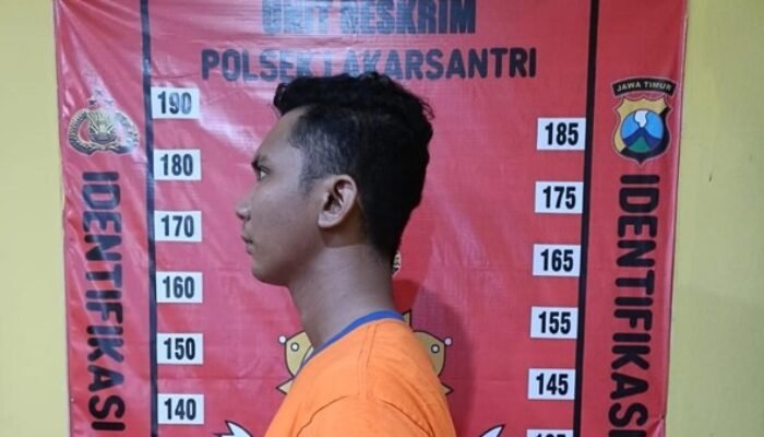 Tak Terima Motornya Hampir Tersenggol, Pemuda Surabaya Nyaris Bacok Pengedara Mobil