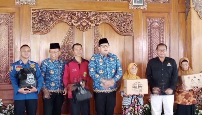 Jelang Momen Lebaran, Pemkot Mojokerto serahkan Ratusan Juta Zakat Fitrah Dan Infak Kepada Para Mustahik