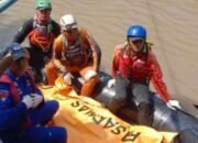 Bapak dan anak, Tewas tercebur ke sungai