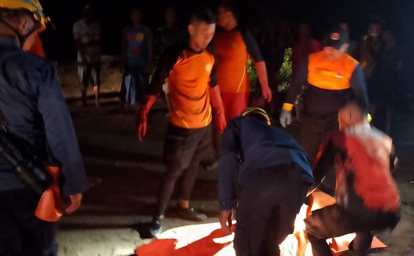 Perahu tenggelam, Penambang pasir tewas