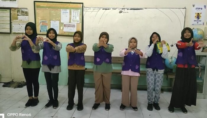 Kreatif! SDN Wates 4 Kota Mojokerto Kampanye Stop Bullying dengan Pentas Drama