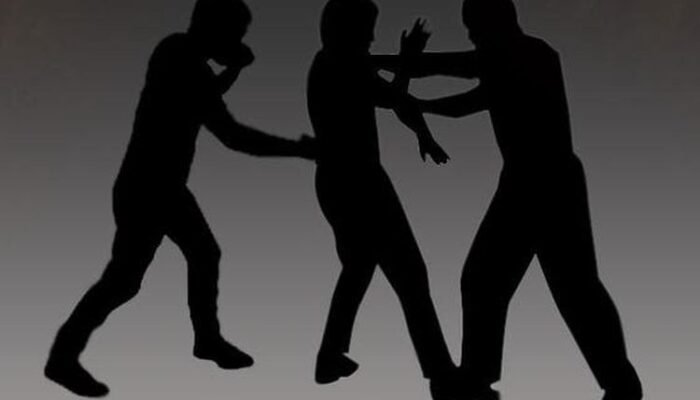 Diduga Gegara Warisan, Warga Surabaya Dihajar Saudara Kandung dengan Balok Kayu