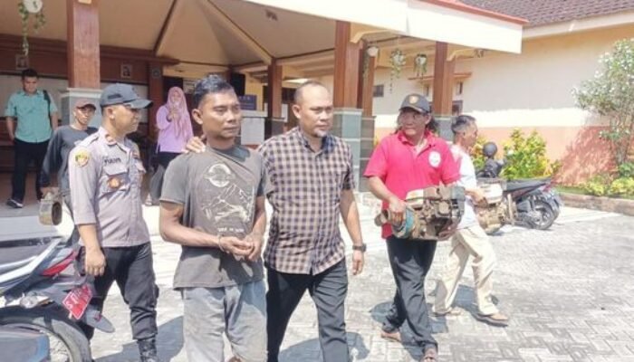 Pencuri 3 Unit Mesin Diesel di Lamongan Digelandang ke Kantor Polisi