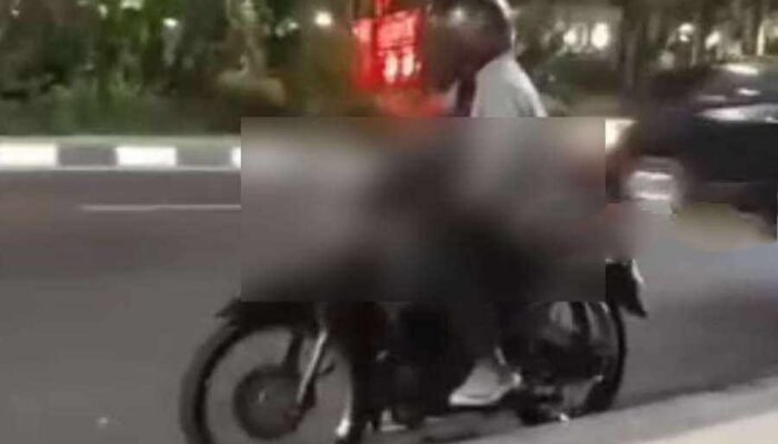 Viral! Pria Pamer Kelamin Teror Wanita di Surabaya