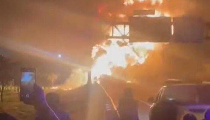 Kebakaran Truk Tangki di Tol Ngawi Padam Usai 3 Mobil PMK Diterjunkan