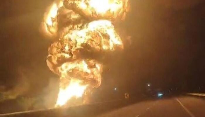 Truk Tangki BBM Terbakar di Tol Ngawi Gara-gara Ini